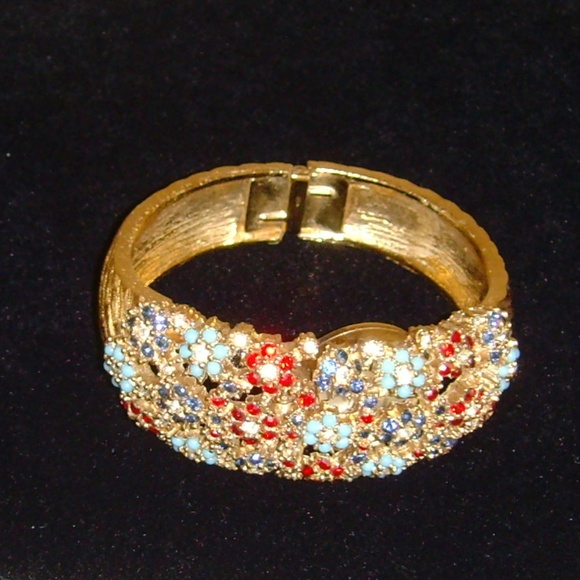 CINER Vintage Unsigned Bracelet with Watch - Picture 4 of 16